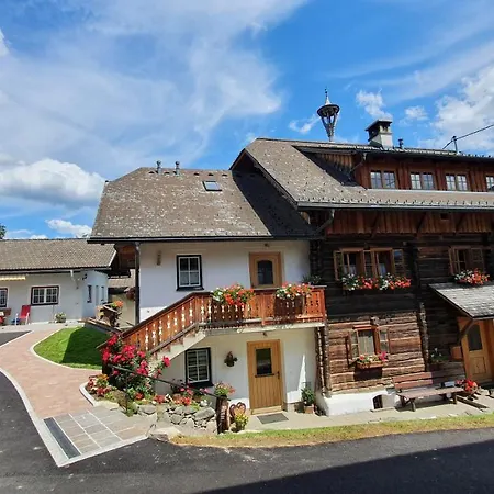 Schmiedlehnerhof Farm stay Birnberg
